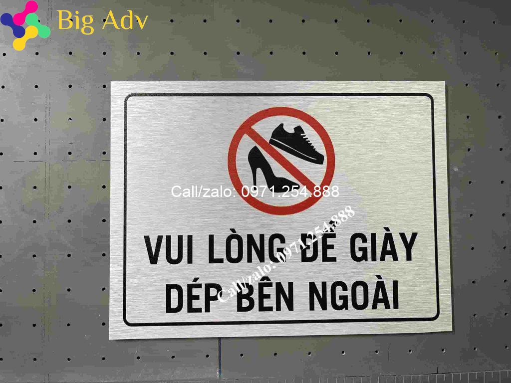 Làm Biển Báo Vui lòng để giầy dép ở ngoài giá rẻ lấy ngay